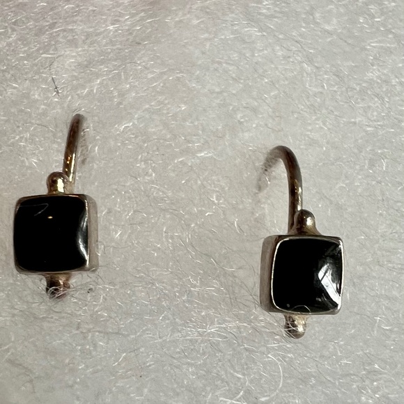 Jewelry - Vintage sterling black onyx silver square drop dangle earring
